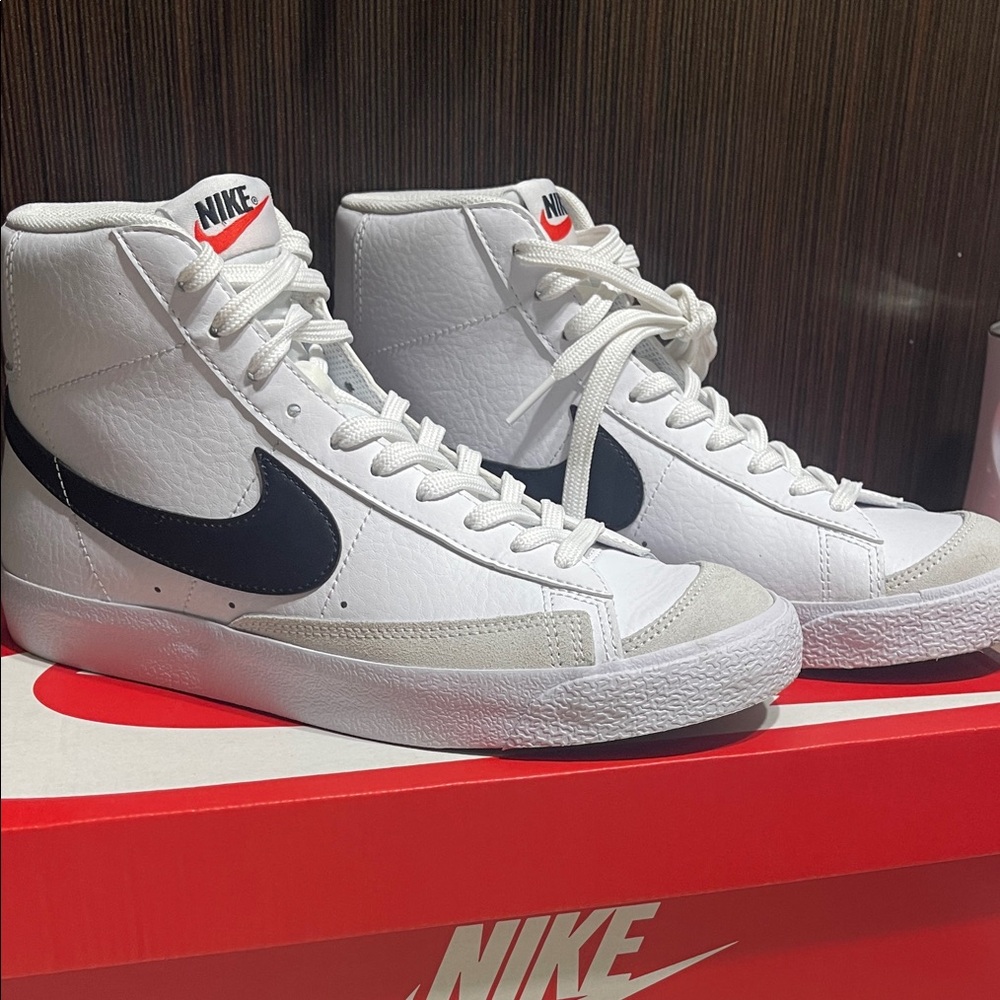 Nike Blazer Mid '77 (GS) - White / Black / Orange